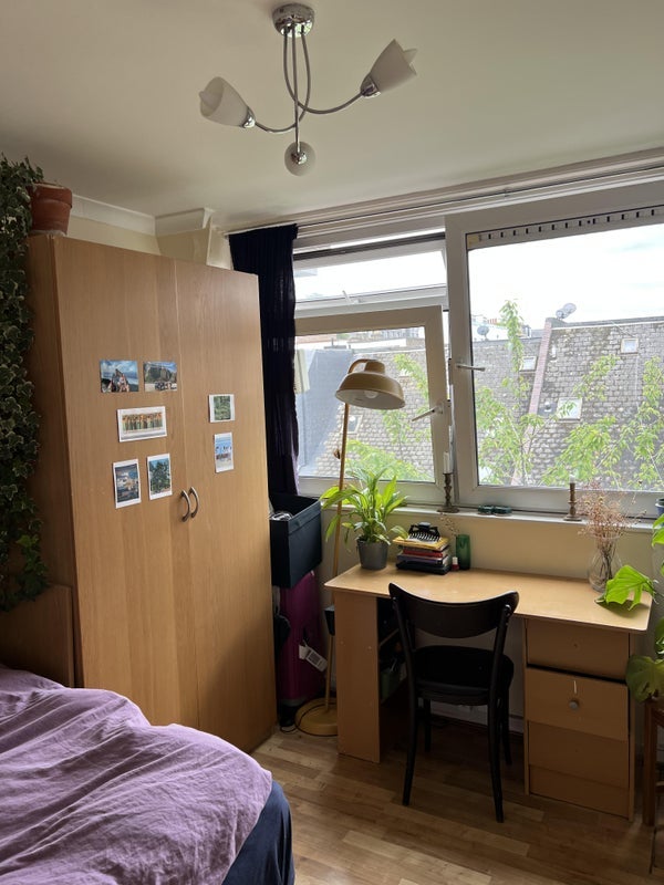 Room Mackenzie Road in Greater London