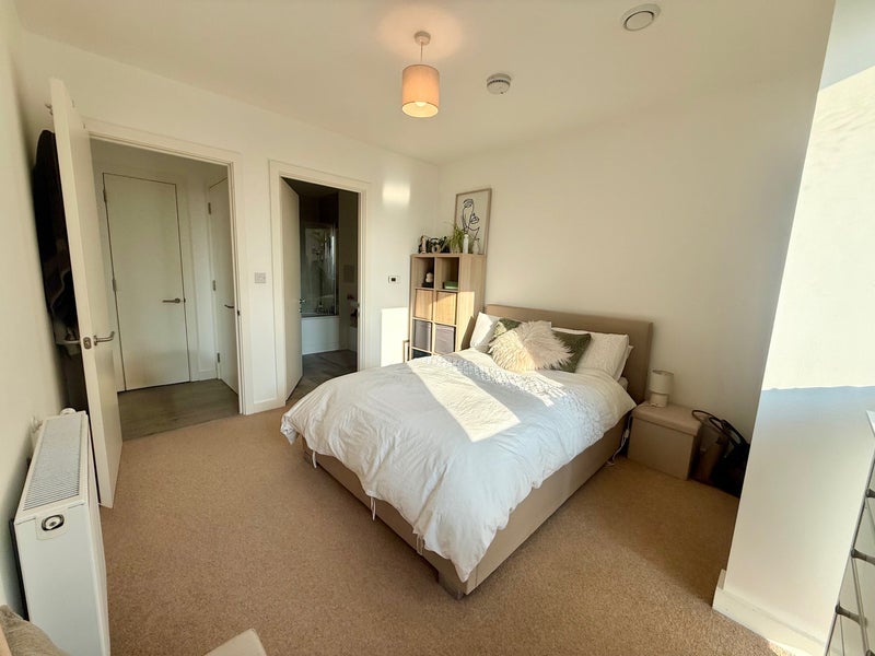 Room North Wharf Road in City of Westminster