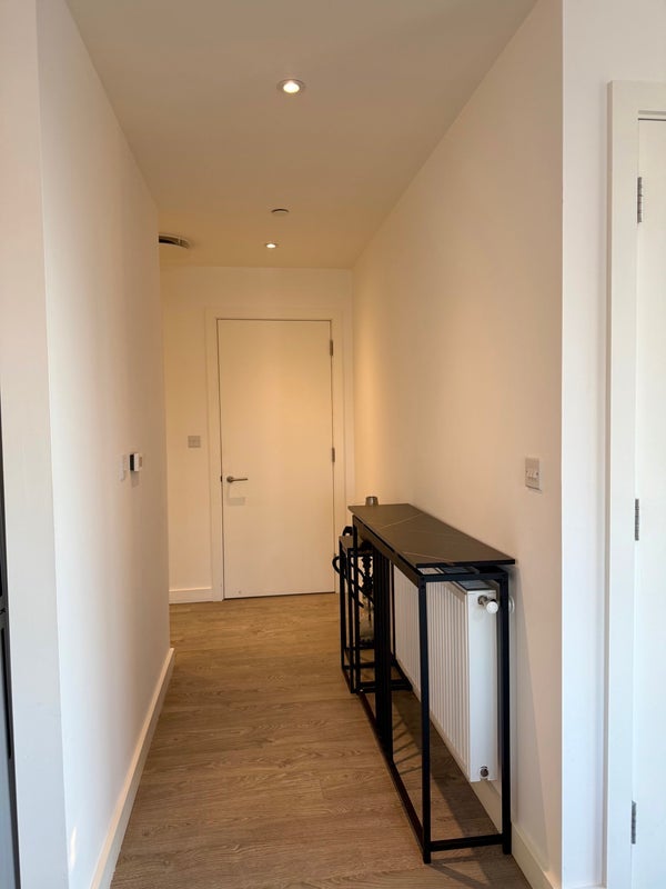 Room North Wharf Road in City of Westminster