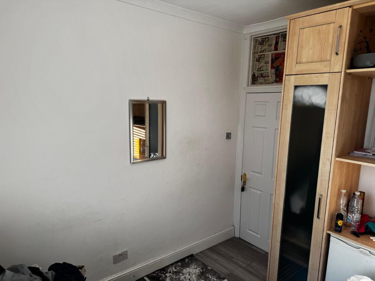 Room Sunny Gardens Road in Greater London