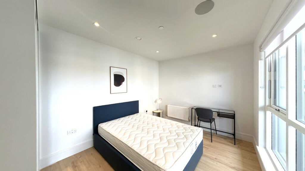Flat Humphry Repton Lane in Greater London