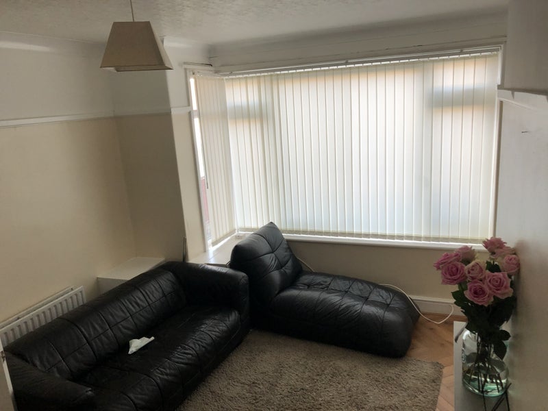 Room Cranford Avenue in Trafford