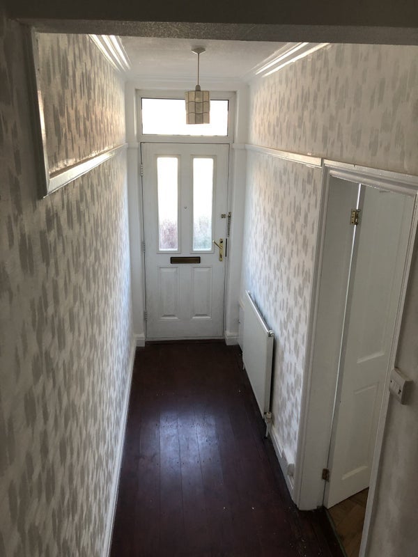 Room Cranford Avenue in Trafford