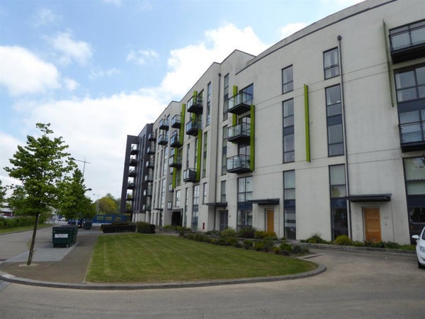 Flat Edgbaston Crescent in Birmingham