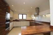 Flat Lockbridge Court in Maidenhead