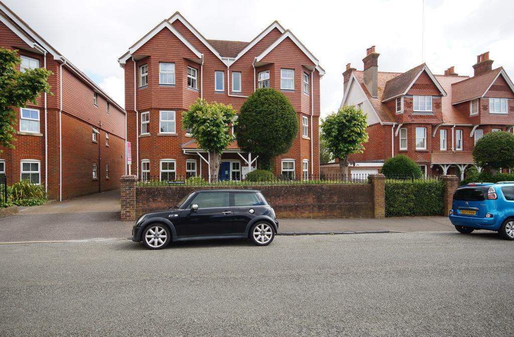 Flat London Road in Horsham