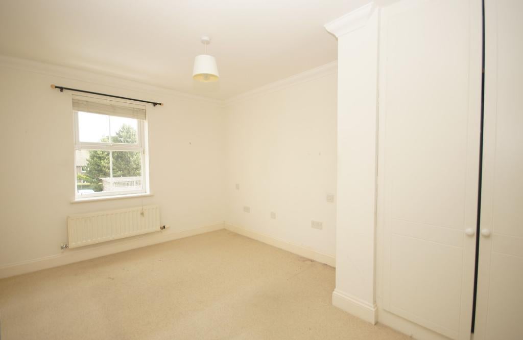 Flat London Road in Horsham