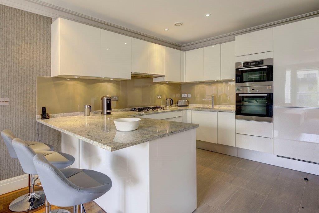Flat Finchley Road in Greater London