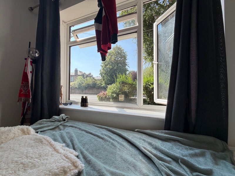 Room Worple Road in Greater London