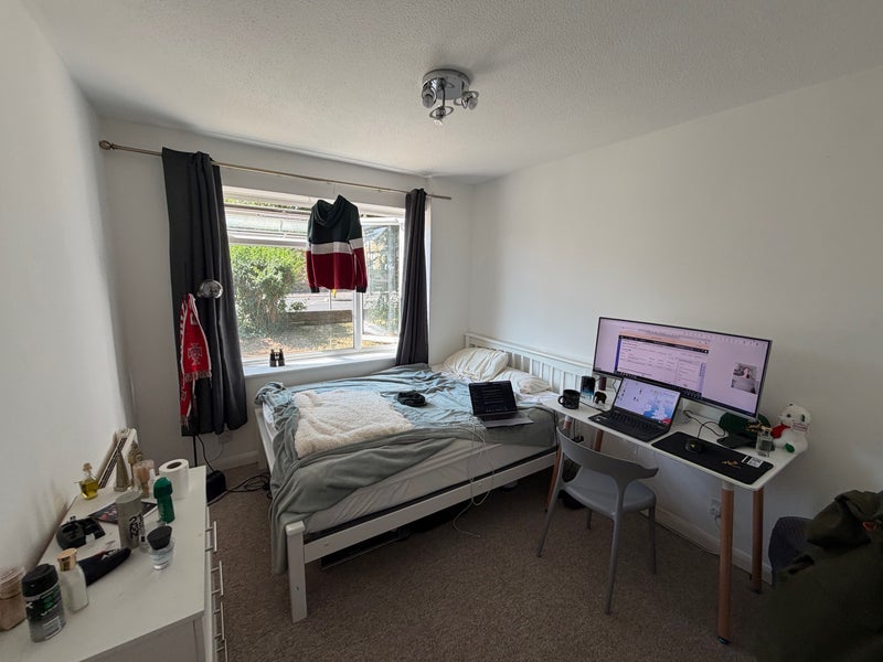 Room Worple Road in Greater London