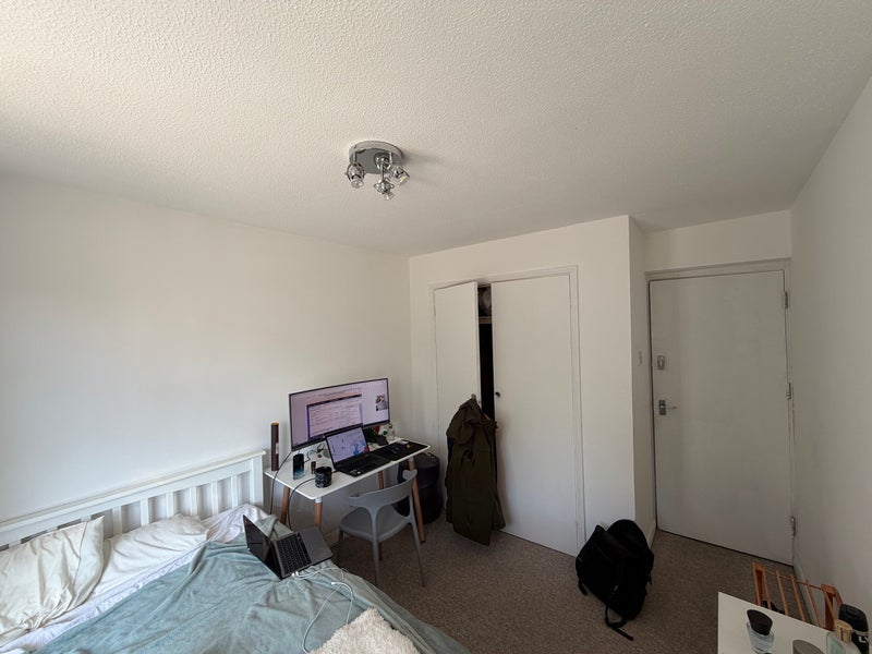 Room Worple Road in Greater London