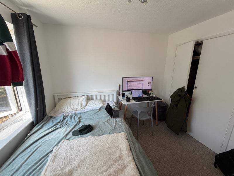 Room Worple Road in Greater London
