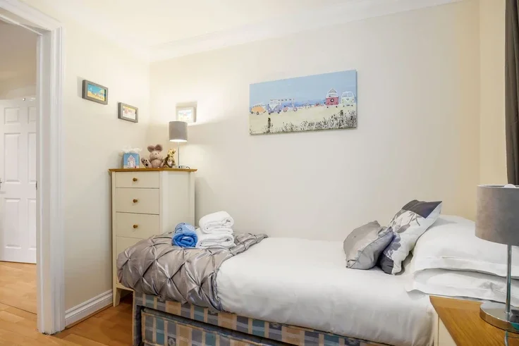 Flat Alumdale Road in Bournemouth
