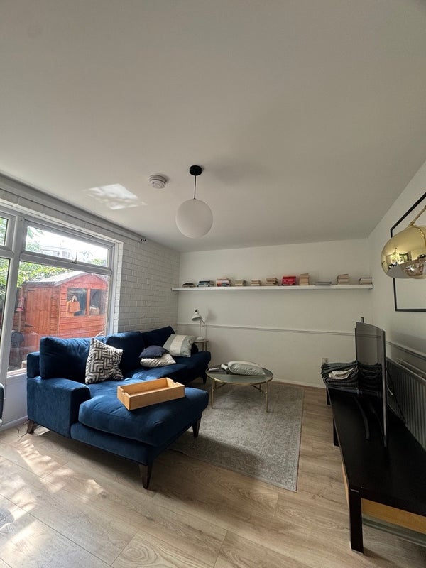 Room Theseus Walk in Greater London