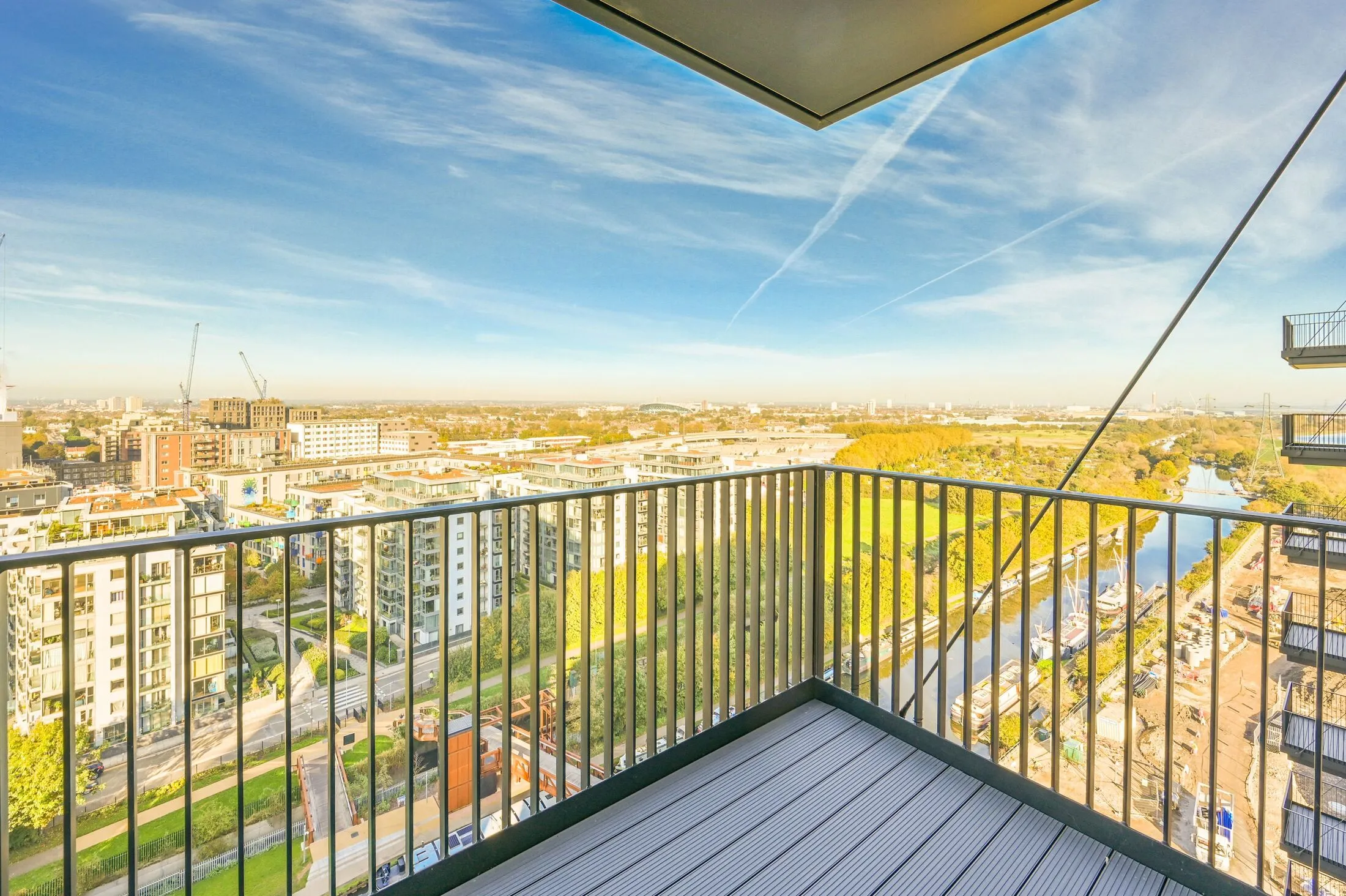 Flat Wrottesley Road in Greater London