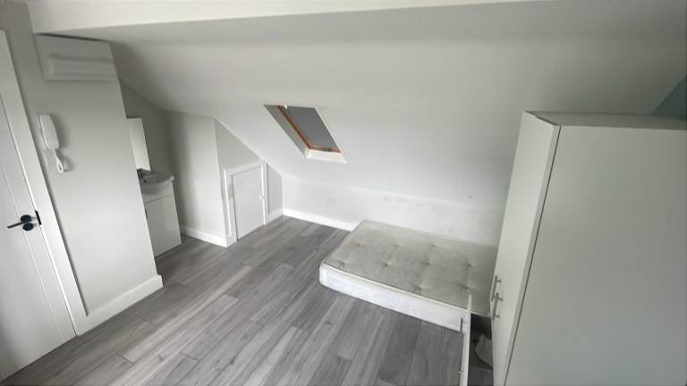 Flat Abercorn Crescent in Greater London