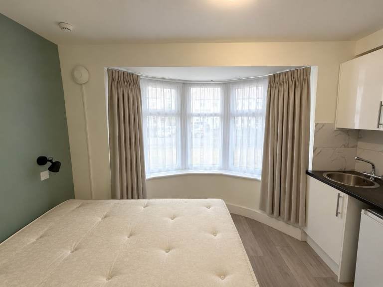 Flat Abercorn Crescent in Greater London