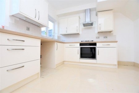 House Third Avenue in Greater London