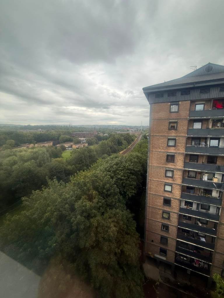 Flat Blackshaw Lane in Bolton
