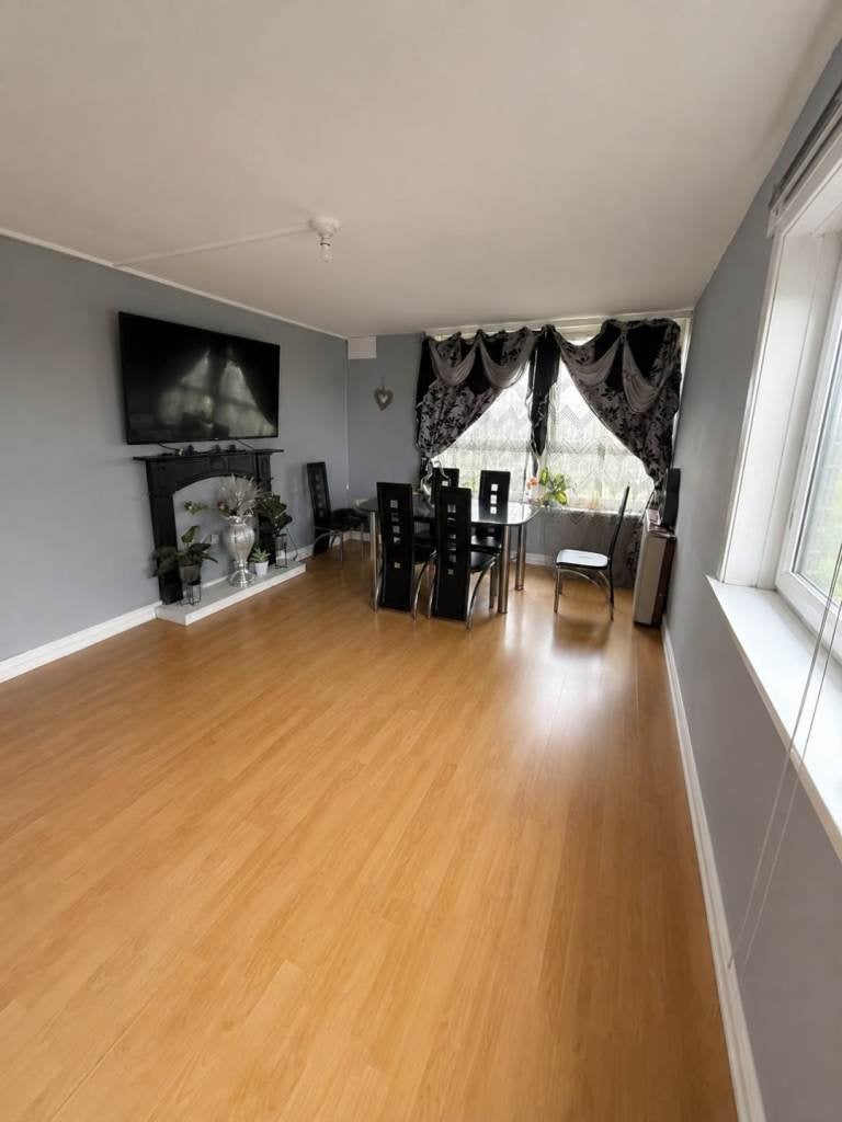 Flat Blackshaw Lane in Bolton