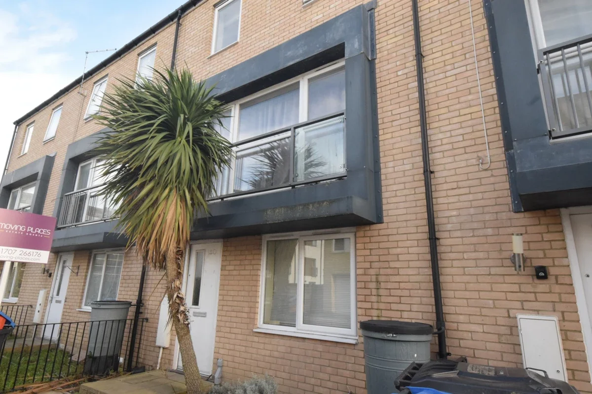 Flat Aviation Avenue in Welwyn Hatfield