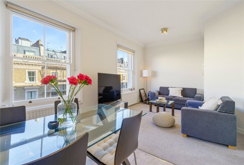 Flat Clanricarde Gardens in Greater London