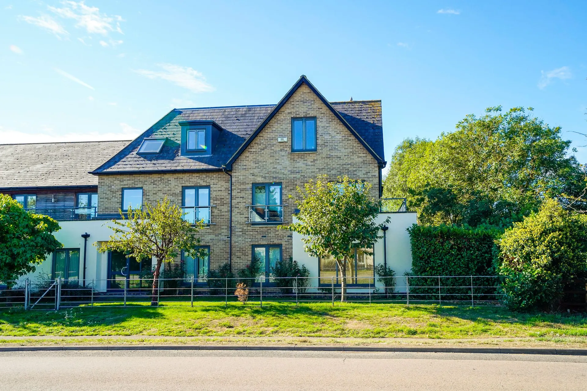 Flat The Hurdles in Huntingdonshire