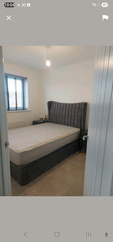 Room Tulip Avenue in Newcastle upon Tyne