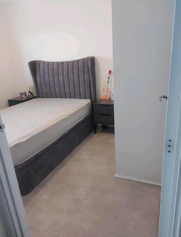 Room Tulip Avenue in Newcastle upon Tyne