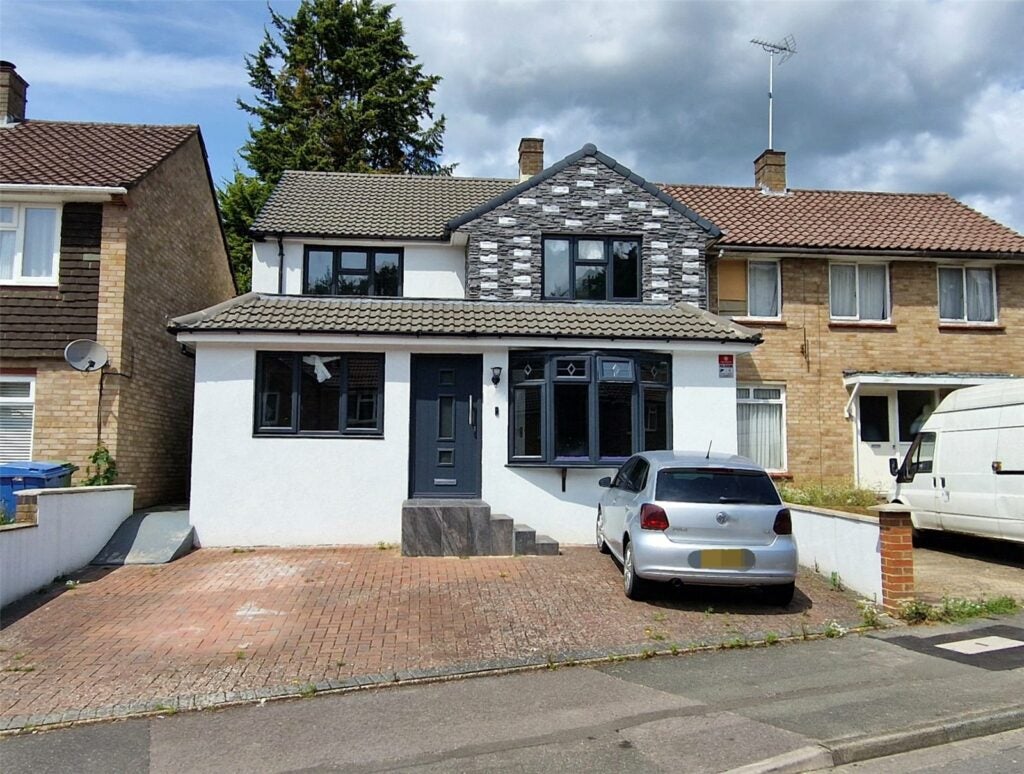 Flat Calfridus Way in Bracknell