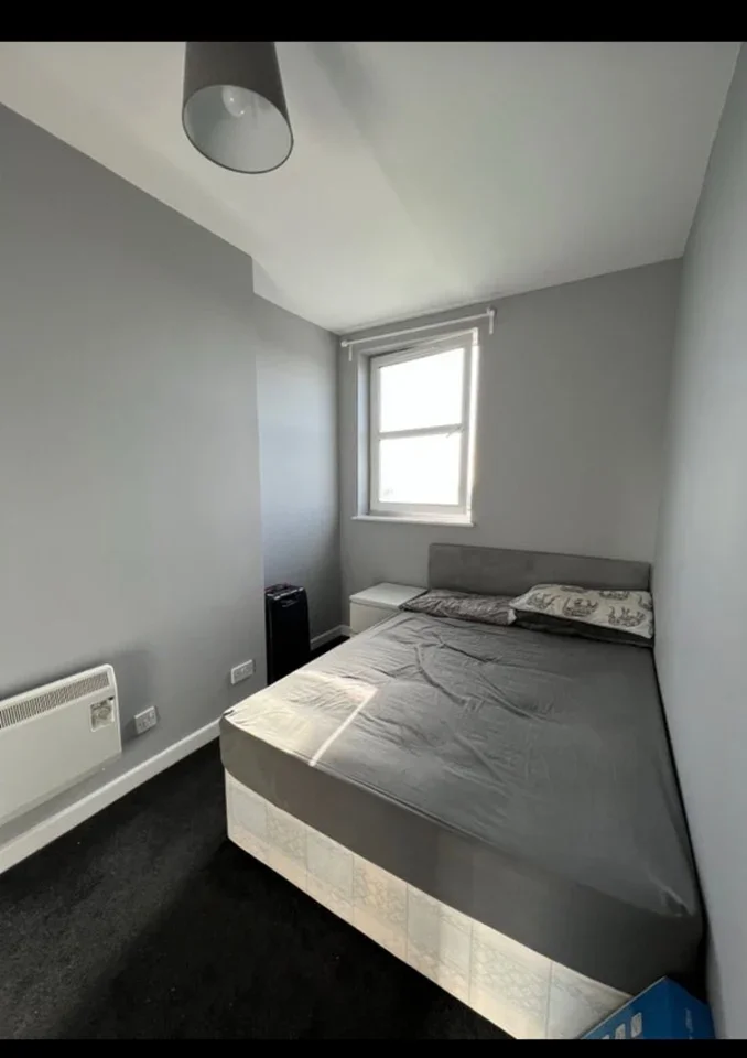 Room High Street in Greater London