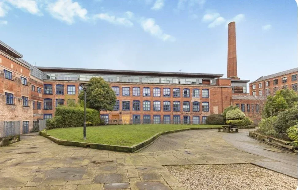 Flat Pollard Street in Manchester