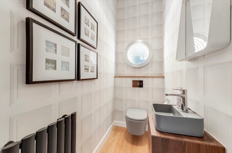 Room Battersea Park Road in Greater London