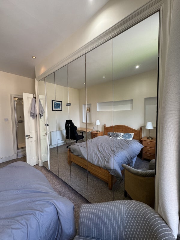Room Morningside Road in City of Edinburgh