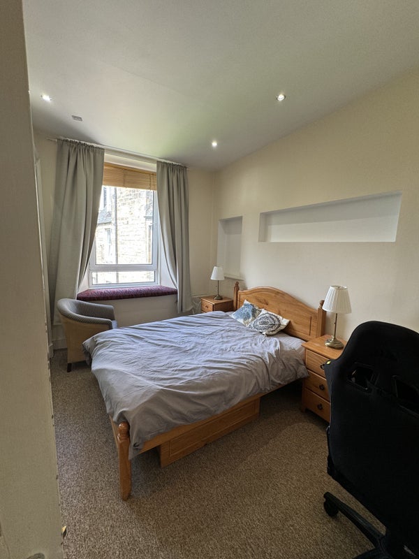 Room Morningside Road in City of Edinburgh