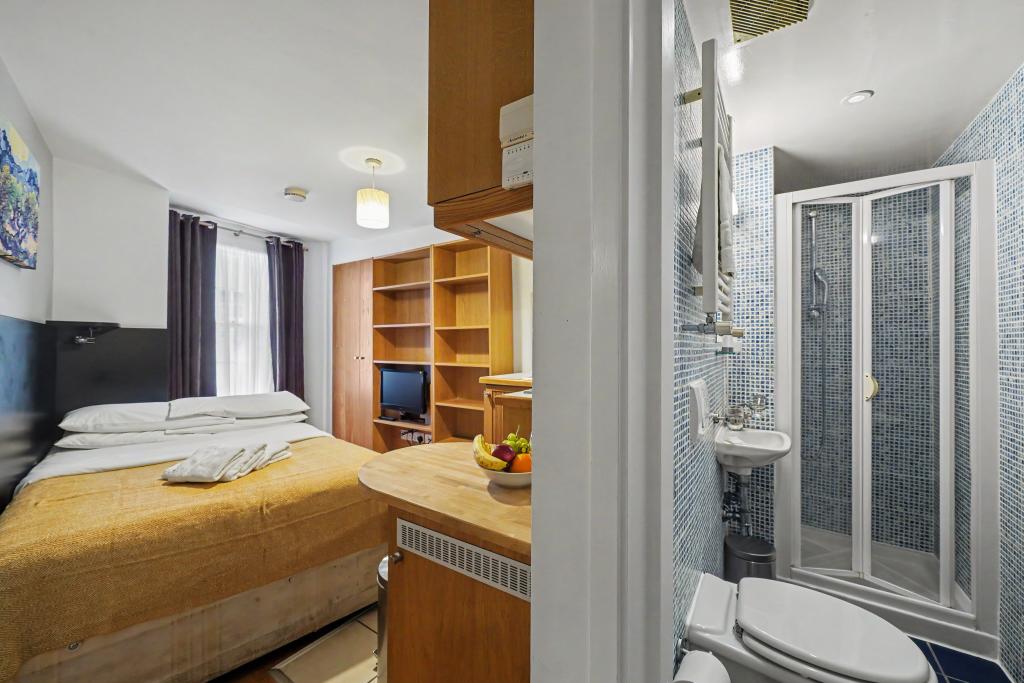 Flat Cartwright Gardens in Greater London