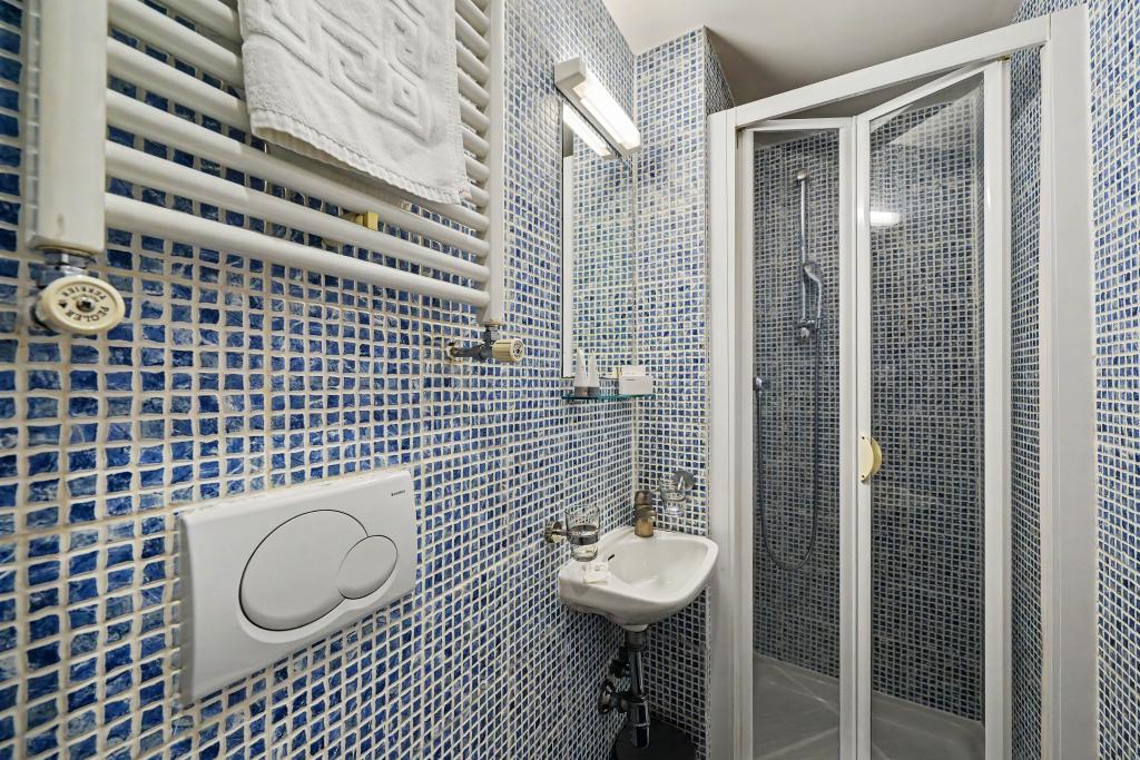 Flat Cartwright Gardens in Greater London