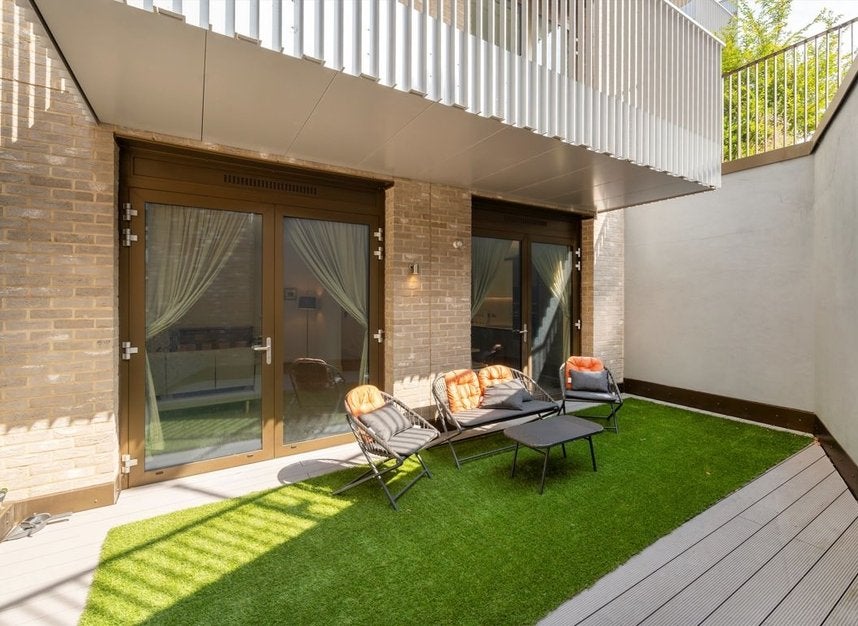 Flat Phoenix Place in Greater London