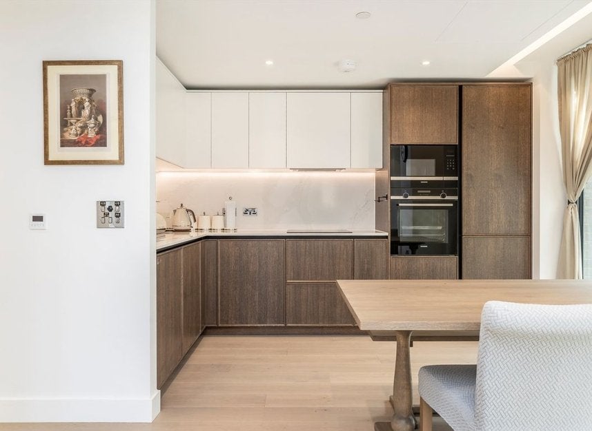 Flat Phoenix Place in Greater London