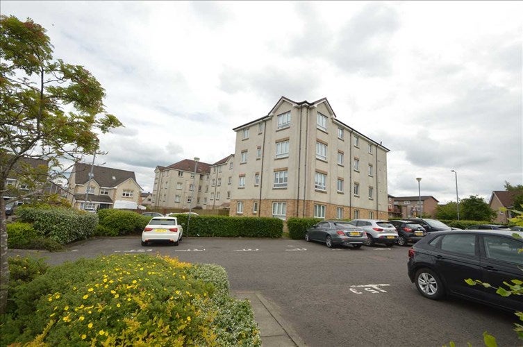 Flat Marlfield Gardens in Bellshill