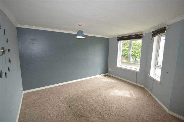 Flat Marlfield Gardens in Bellshill
