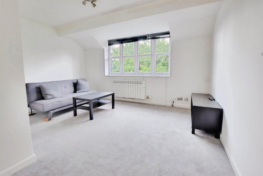 Flat Horseshoe Lane in Watford