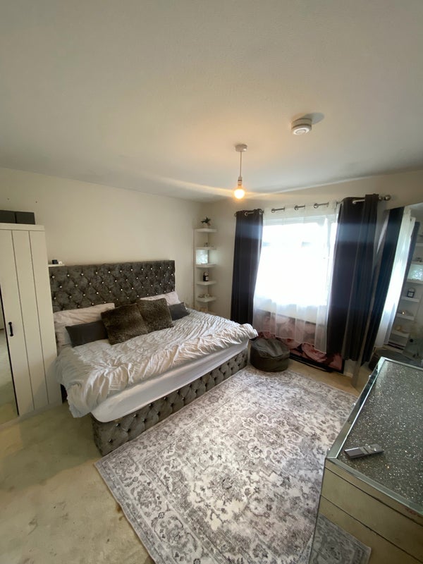 Room Newnham Close in Greater London