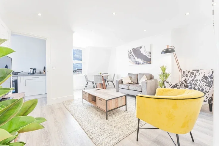 Flat Highbury Lane in Cheltenham