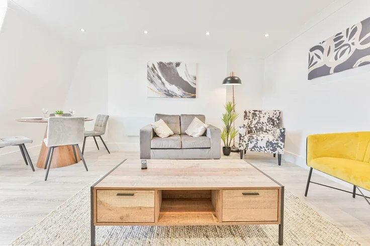 Flat Highbury Lane in Cheltenham