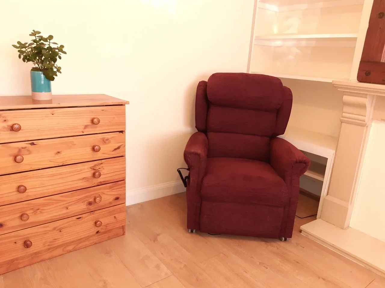 Room Hallmead Road in Greater London