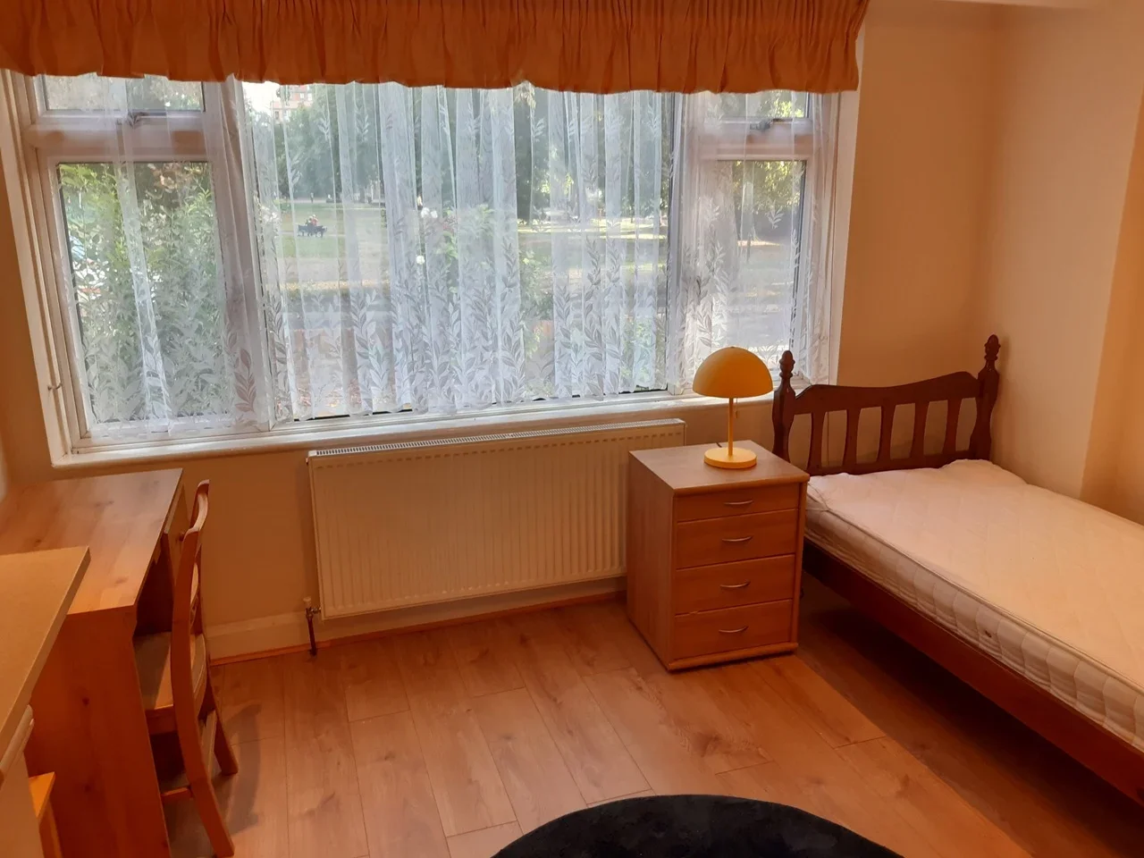Room Hallmead Road in Greater London