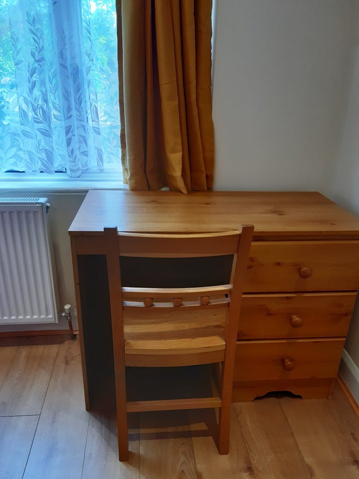 Room Hallmead Road in Greater London