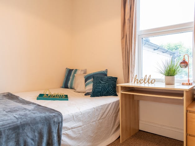 Room Saint Pauls Parade in Cheltenham