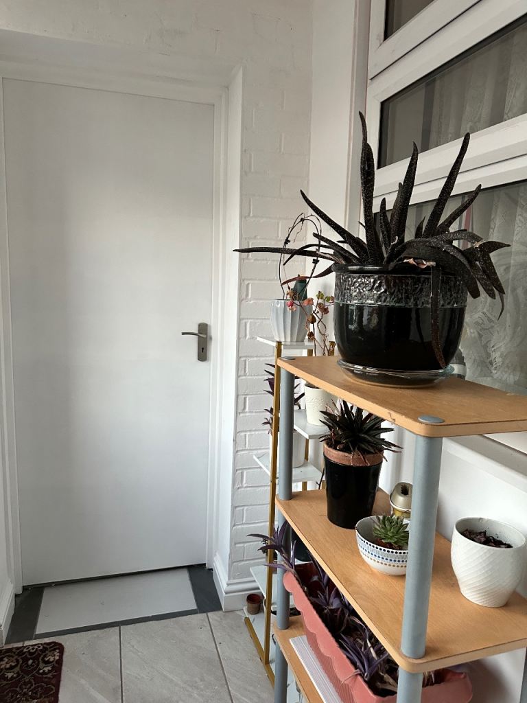 Flat Merlin Grove in Greater London